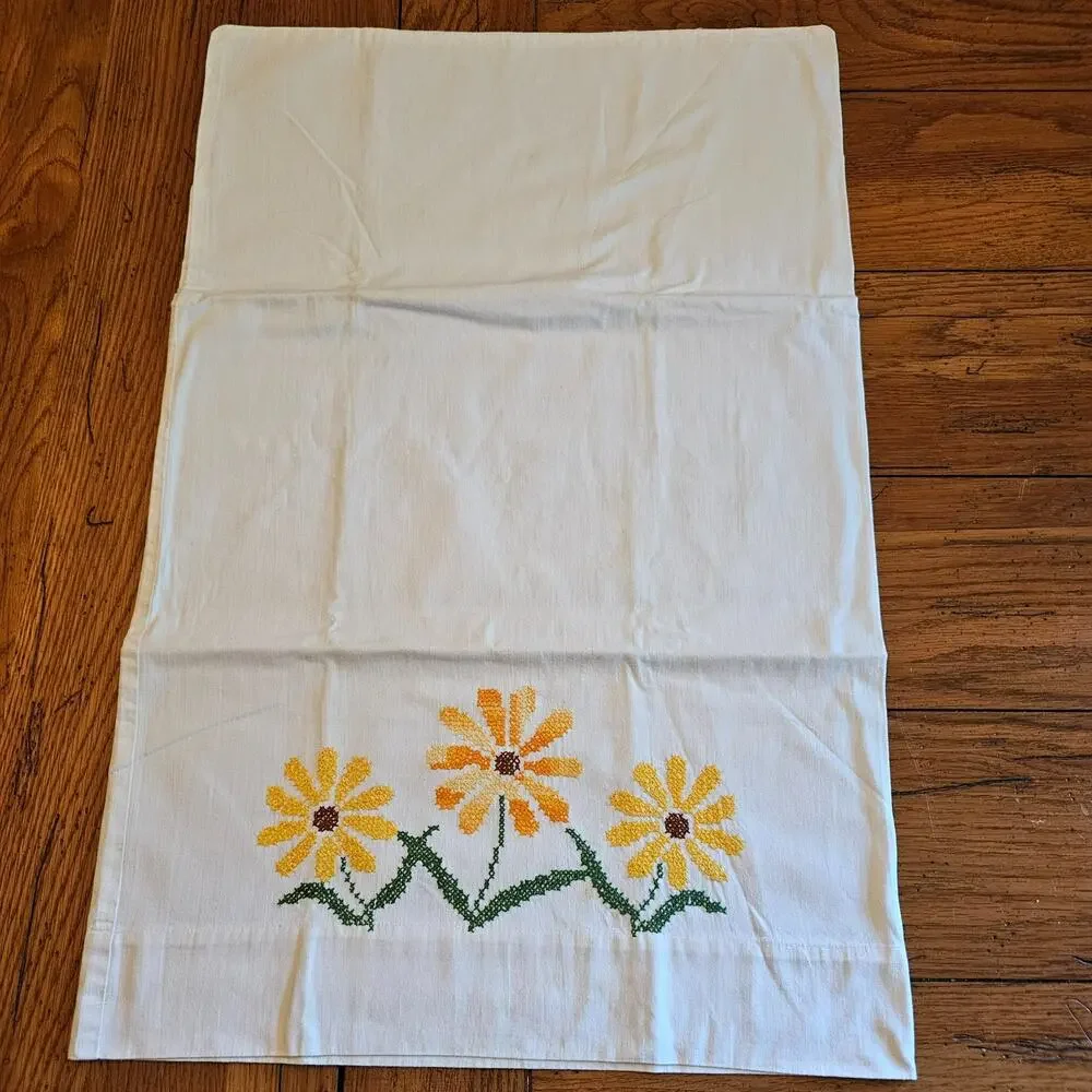 VTG Sunflower Embroidered Pillowcase Set Cotton Pair Cottagecore Floral